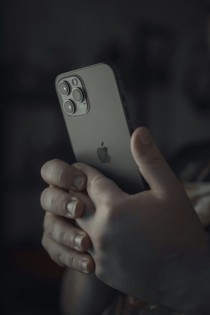 onur-binay-SJ2-PNJrjOg-unsplash Smart Phone